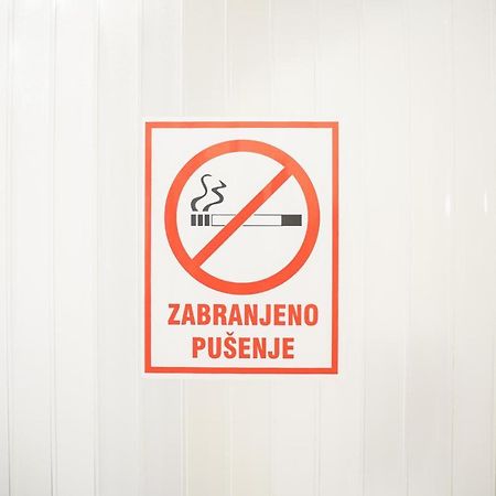 Apartique Zagreb Self Check In! Bagian luar foto